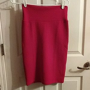 LuLaRoe lipstic red pencil skirt. Sz XS. New